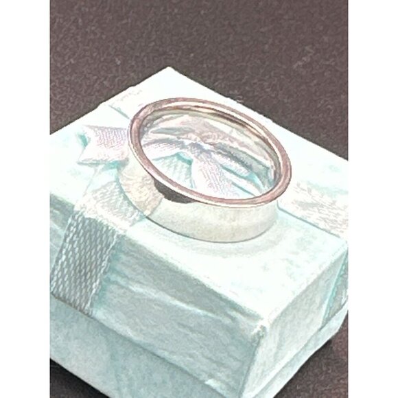 Silver-Plated Stainless Steel Band Ring For Men & Women  8mm New - Picture 5 of 6